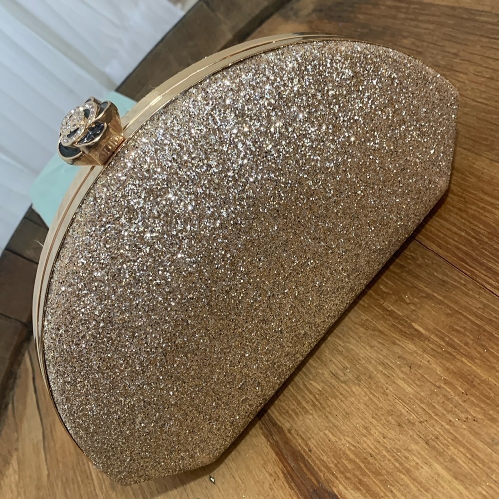 Women's Gold Sparkle NWOT
Embellished Crossbody Clutch Bag